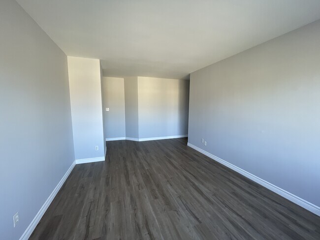 Photo - 7 Vimy Crescent Unit 16