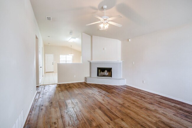 Photo - Gorgeous Home in Quincy Park!