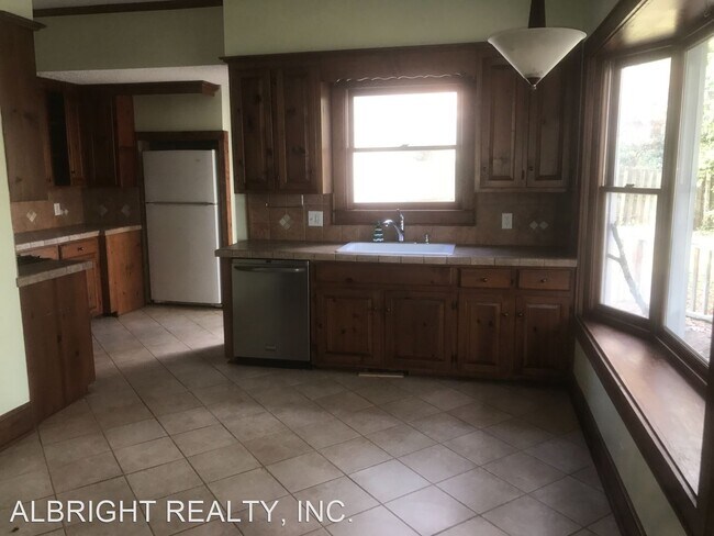 Photo - 3 br, 2 bath House - 869 EDEN TERRACE