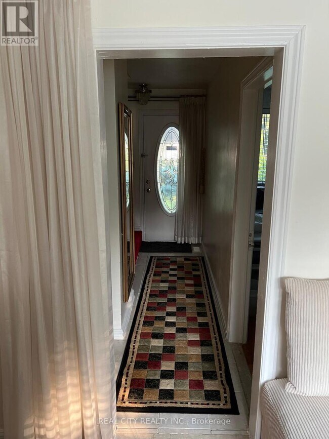 Photo - 2451 Loanne Dr