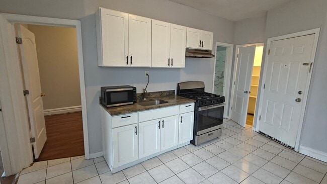 Photo - 166 Lexington Ave Unit 2R
