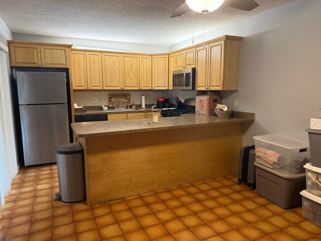 Photo - 6454 Red Pine Ln