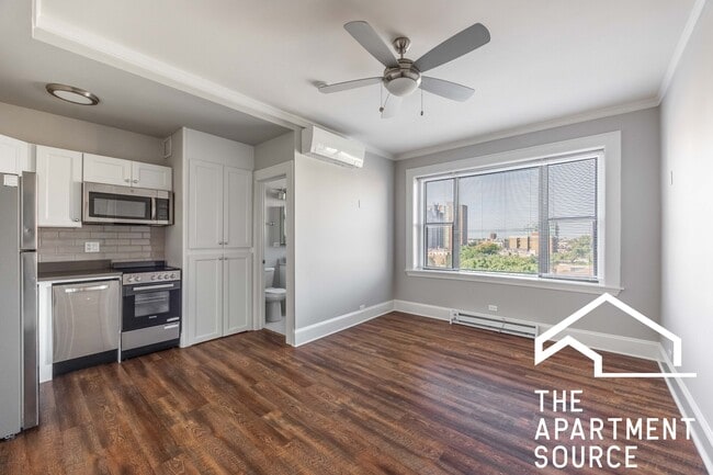 Building Photo - 817 W Lakeside Pl Unit 602