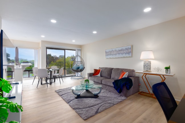 Building Photo - 4293 Fifth Ave Rental