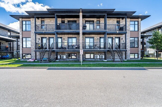 Building Photo - 582 du Plateau Boulevard Unit 2