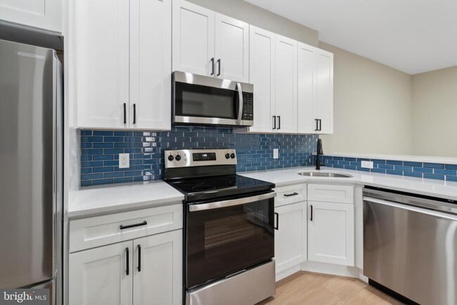 Building Photo - 417 W Elm St Unit 1