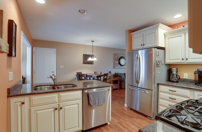 Photo - 1712 Stratford Dr