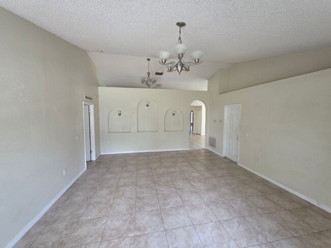 Photo - 15 Catalina Ct