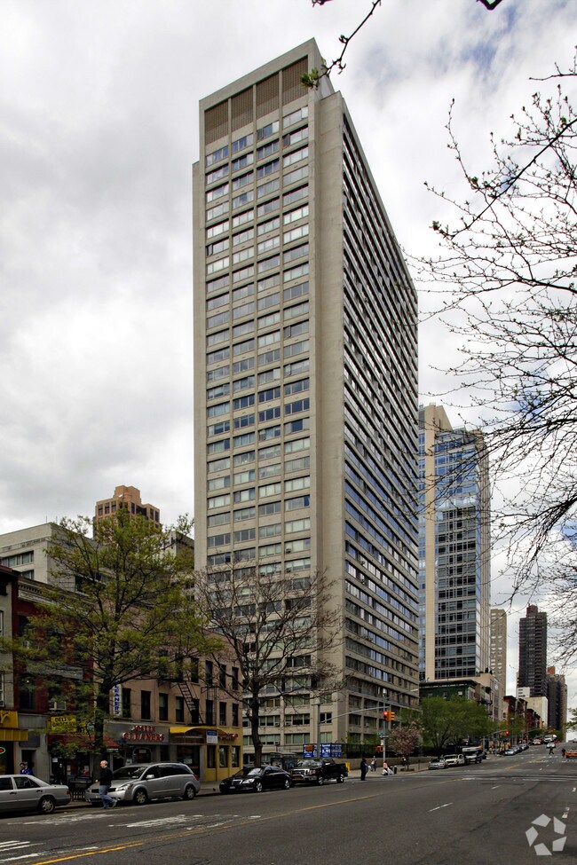 Clermont Towers - Clermont Towers Apartments