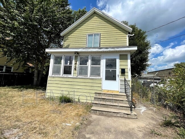 Building Photo - 214 Edwards St