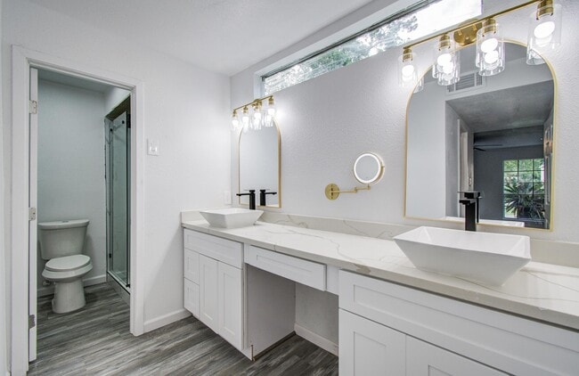 Photo - 534 Robert E Lee Dr