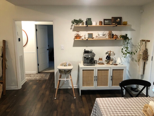 Photo - 140 Landon Ln