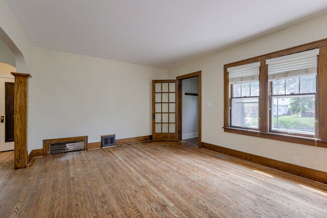 Photo - 2347 S 33rd St