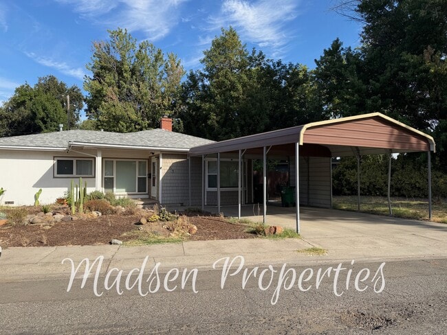 63 Oak Dr
