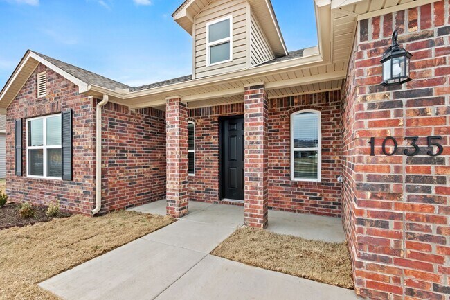 Photo - Beautiful new build home!