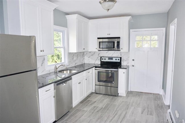 Photo - 15 Crofut Pl Unit 1