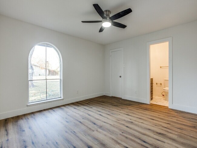 Photo - 326 Wildbriar Dr