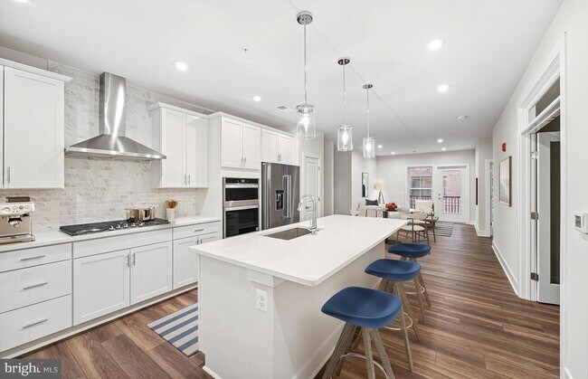 Photo - 104 Saint Ives Pl Unidad 109