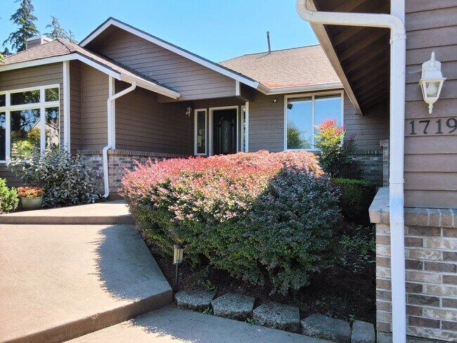 Photo - 1719 126th Ave E
