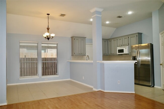 Building Photo - 1506 Rogers Lake Ln