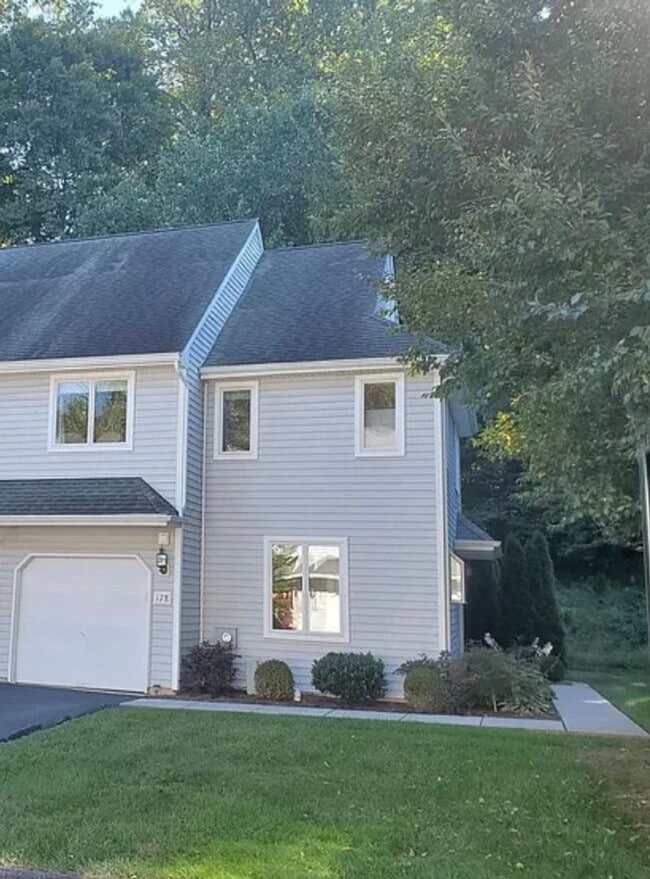 Photo - House for Rent in Kennett Square
