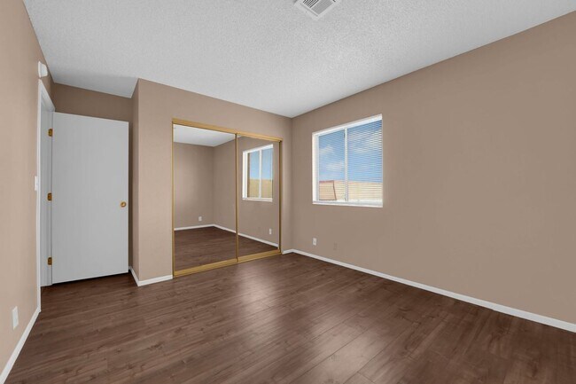 Photo - 4300 N Lamont St