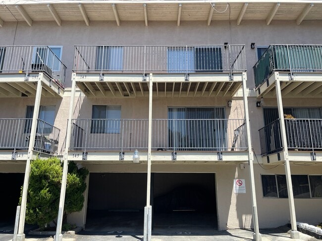 Building Photo - 129-191 Hilborn St
