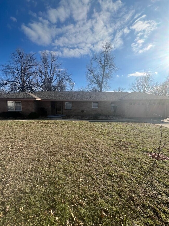 Photo - 1404 Melrose Dr