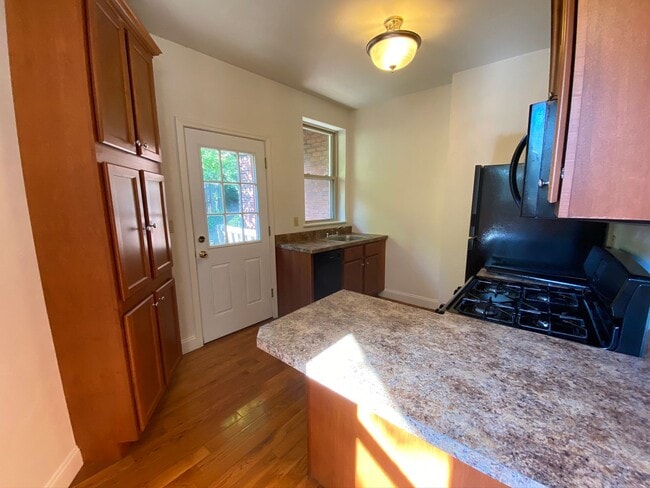 Photo - Rarely Available Four Bedroom in Squirrel Hill! Fully Equipped Kitchen! Call Today!