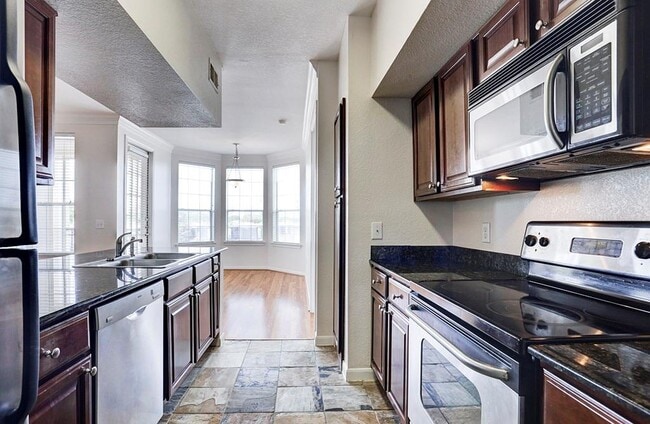 Kitchen - 7575 Kirby Dr Unit 2304