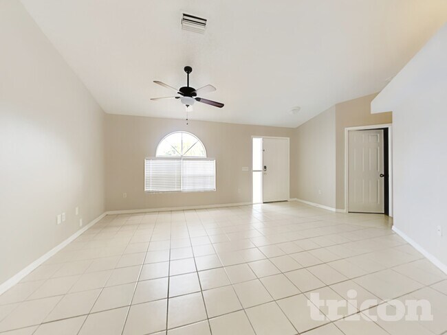 Photo - 10499 Little St