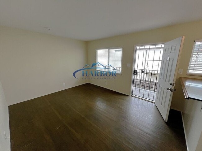 Photo - 1919 Vanderbilt Ln Unidad F