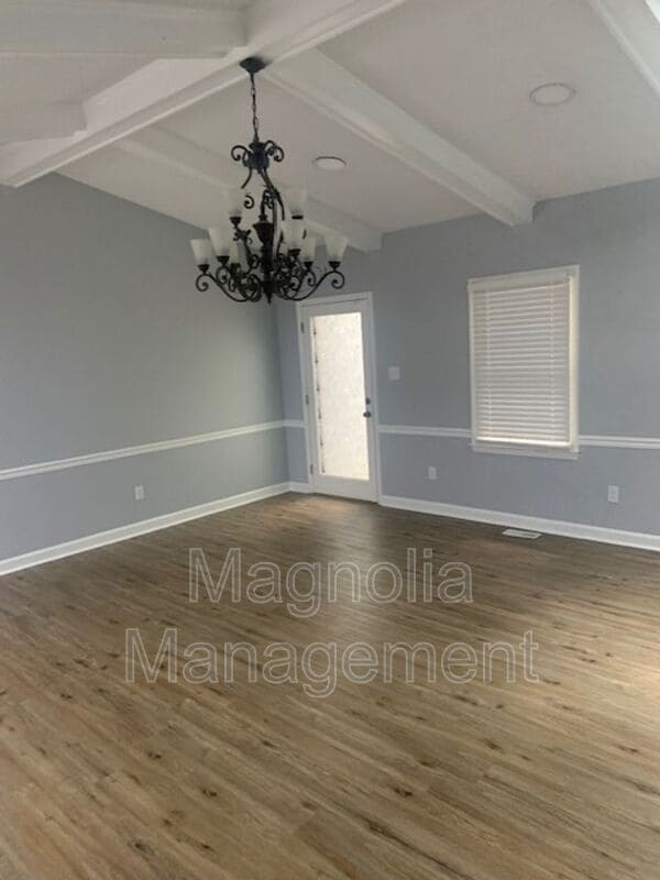 Photo - 1302 Oakridge Ave