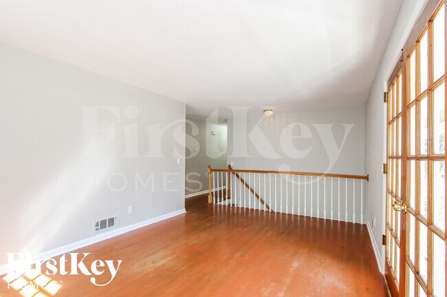 Photo - 2739 Sherlock Dr