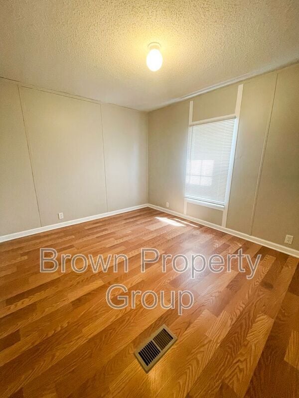 Photo - 1921 John Hall Rd