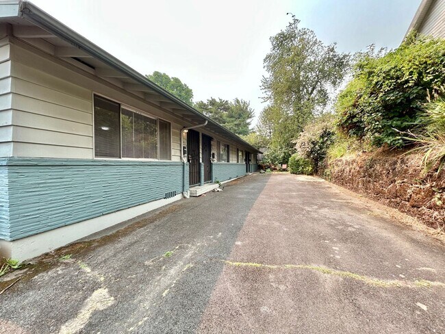 Photo - 341-347 SE 30th Place Unit 341