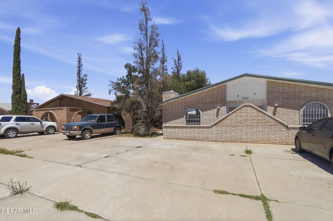 Photo - 2918 E Glen Dr