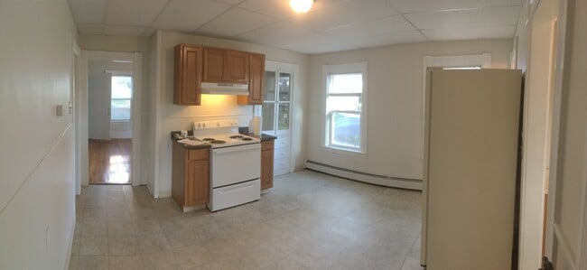 Building Photo - 4 S Harlem St Unit 1 Rental