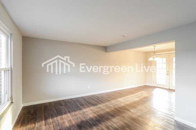 Photo - 3411 Quaker Rd