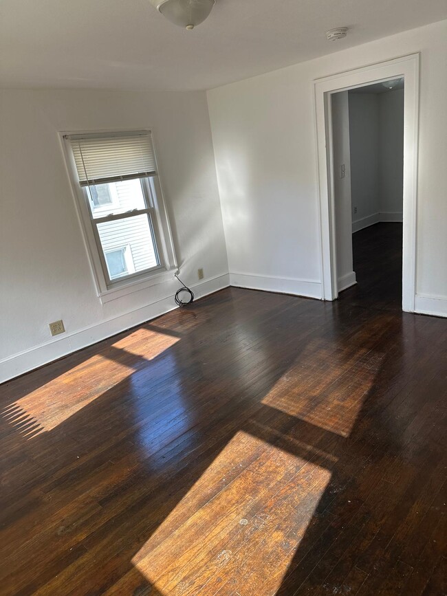 Building Photo - 9 Allen St Unit 2