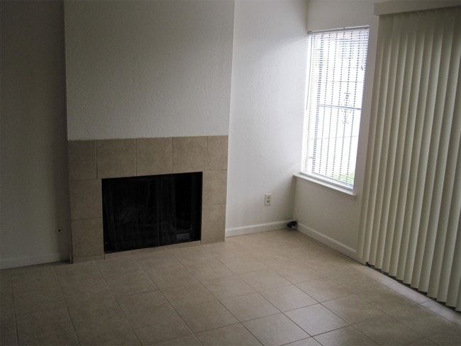 Photo - 1221 N Peach Ave