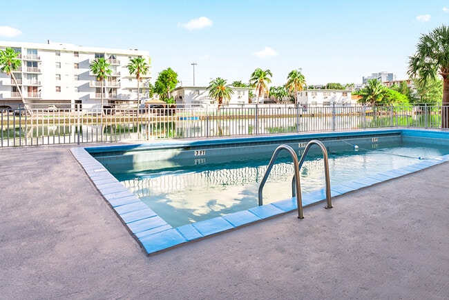 Photo - Marseille Apts