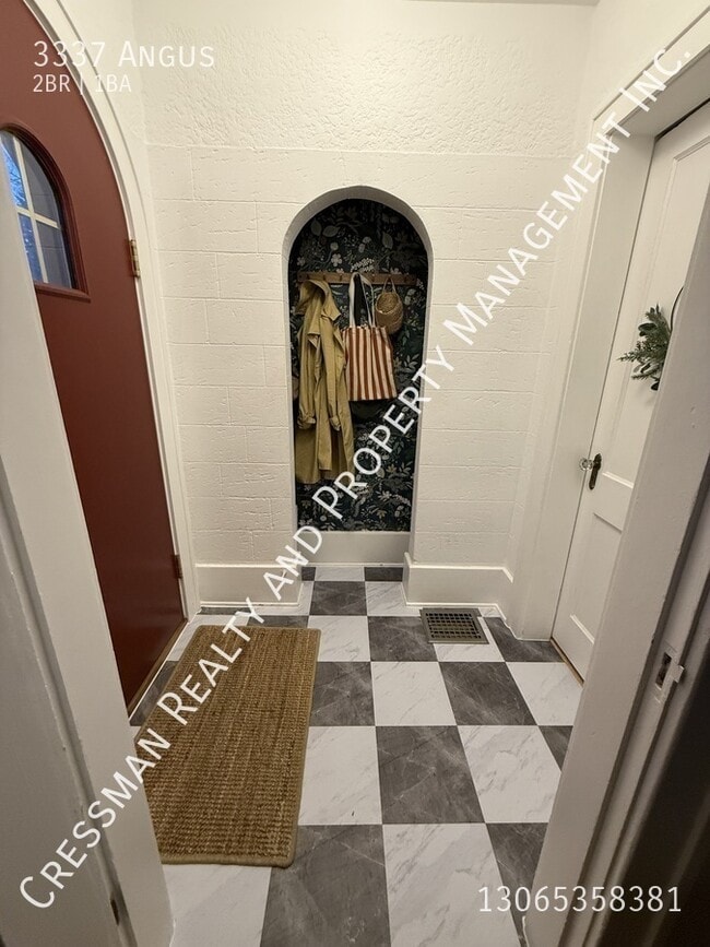 Photo - 2 Bed 1 Bath Full House in Lakeview