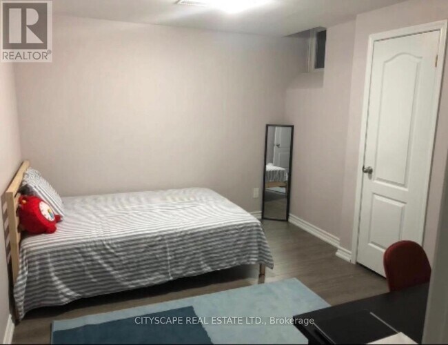 Photo - 16 Larande Ct