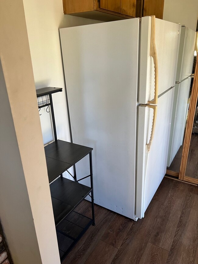 Photo - 2321 Molchan Rd Unidad Studio