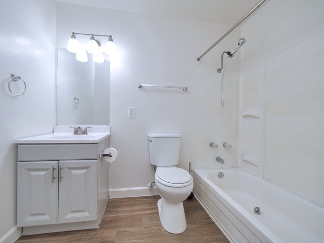 Photo - Orange Grove Apartments
