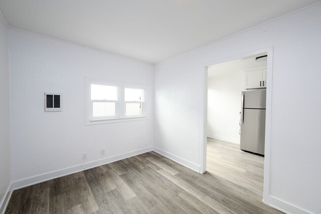 Photo - Detached 1 Bed 1 Bath Cottage Unit 4320 1/2 48th St