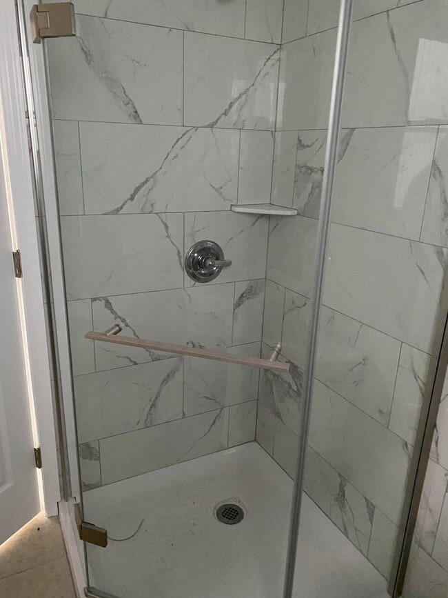 Photo - 357 Sherwood Rd Unidad Apt 1