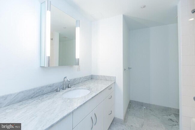 Photo - 219 S 18th St Unit 513