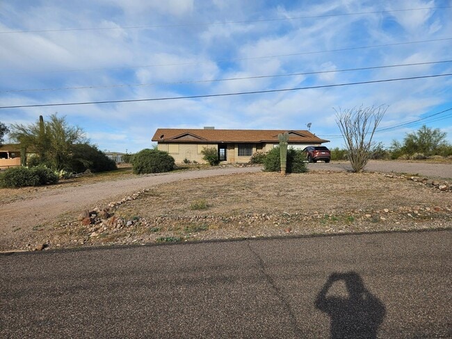 Building Photo - 1458 N Acacia Rd